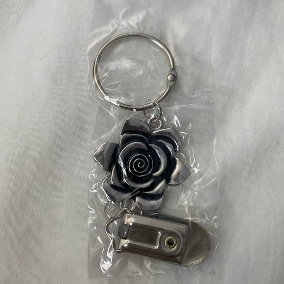 Accessories - Silver Rose Hat & Keychain holder